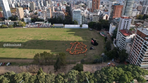 Argentina’s-bitcoin-community-created-the-world’s-largest-human-bitcoin-logo