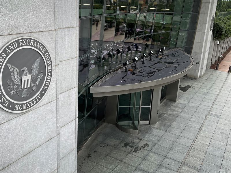Us.-sec-out-of-bounds-in-dragging-defi-into-proposed-exchange-rule,-industry-says