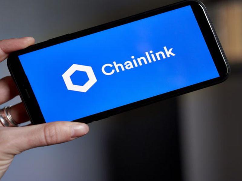 Chainlink-data-feeds-go-live-on-celo