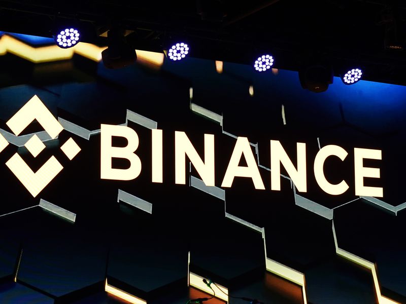 Binance-cut-1,000-workers-in-recent-weeks:-wsj