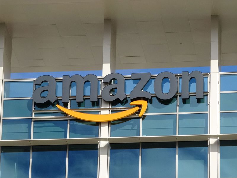 Amazon-expands-managed-blockchain-services