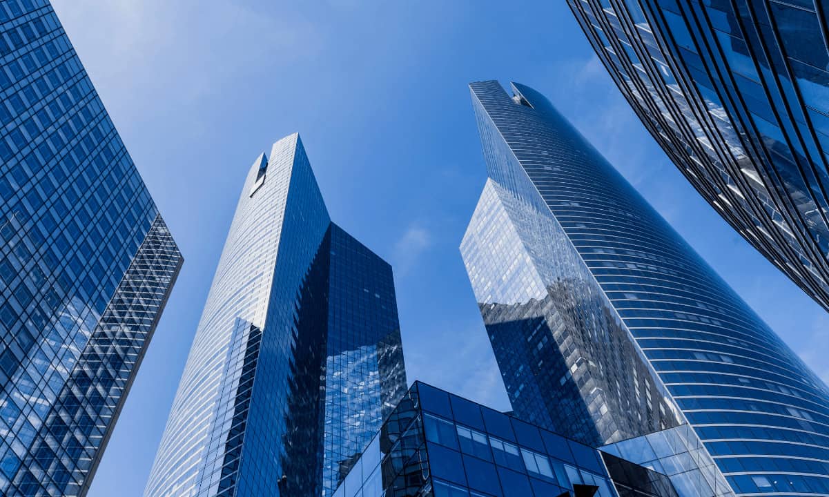 Two-thirds-of-world’s-largest-banks-are-crypto-friendly:-research