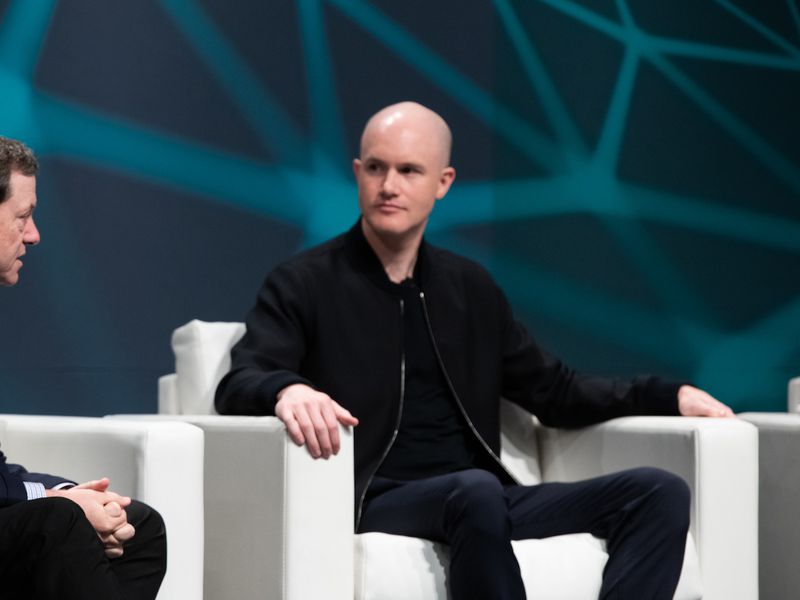 Coinbase-moves-to-dismiss-sec-lawsuit,-alleging-crypto-falls-out-of-regulator’s-oversight