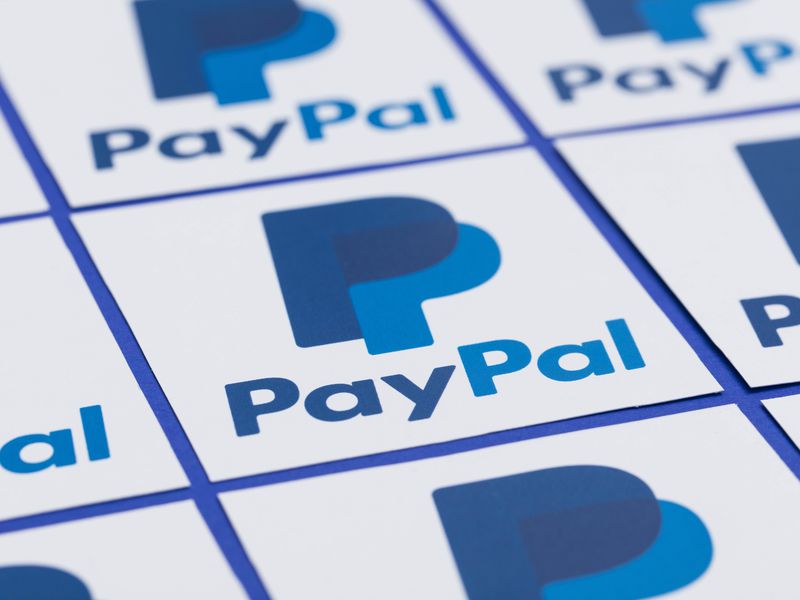First-mover-americas:-market-doesn’t-react-much-to-paypal-stablecoin