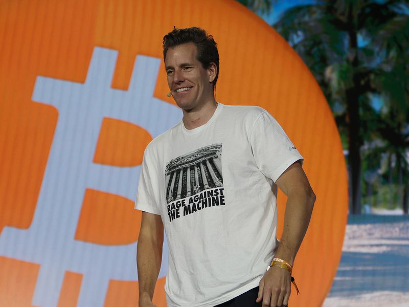 Cameron-winklevoss-to-dcg-amid-their-crypto-lending-fight:-‘good-luck’-convincing-a-jury