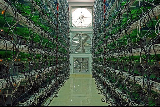 How-crypto-miners-are-diversifying-into-ai,-according-to-jp-morgan