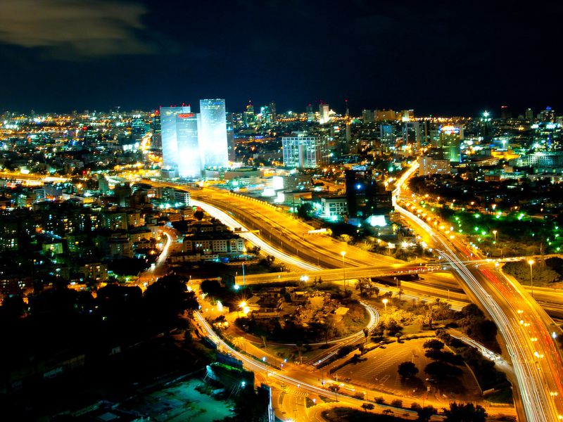 Israeli-crypto-firms-scramble-to-deal-with-war,-in-between-the-sirens