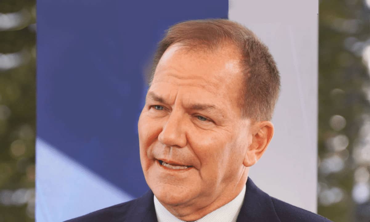 Billionaire-investor-paul-tudor-jones-backs-bitcoin-amid-geopolitical-tensions,-dire-us-economy