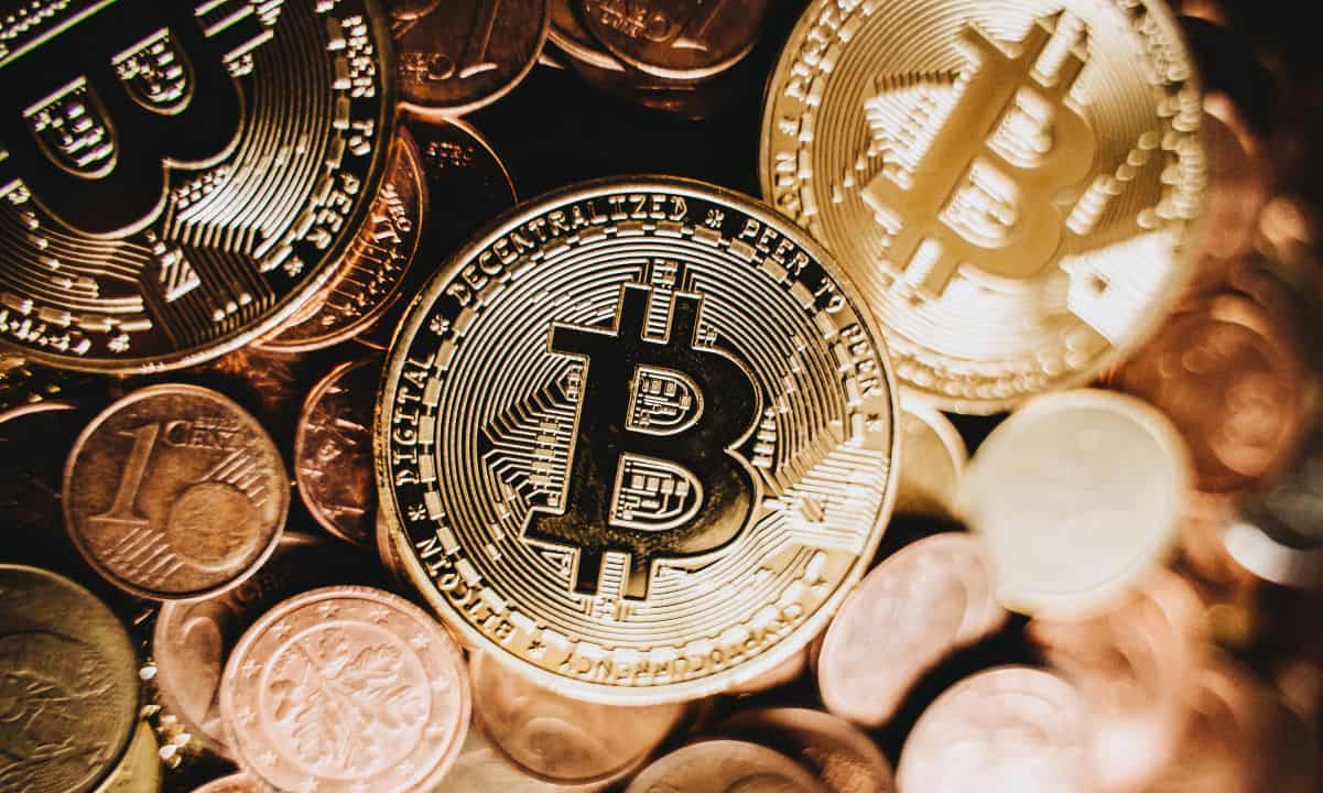We-asked-chatgpt-whether-bitcoin-or-gold-will-perform-better-amid-israel-hamas-war