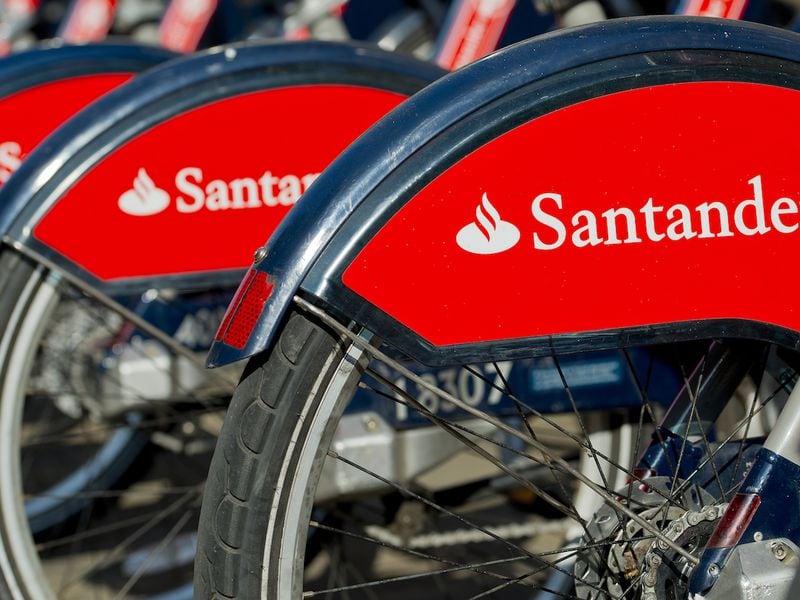 Santander-private-bank-introduces-bitcoin,-ethereum-trading-for-swiss-clients