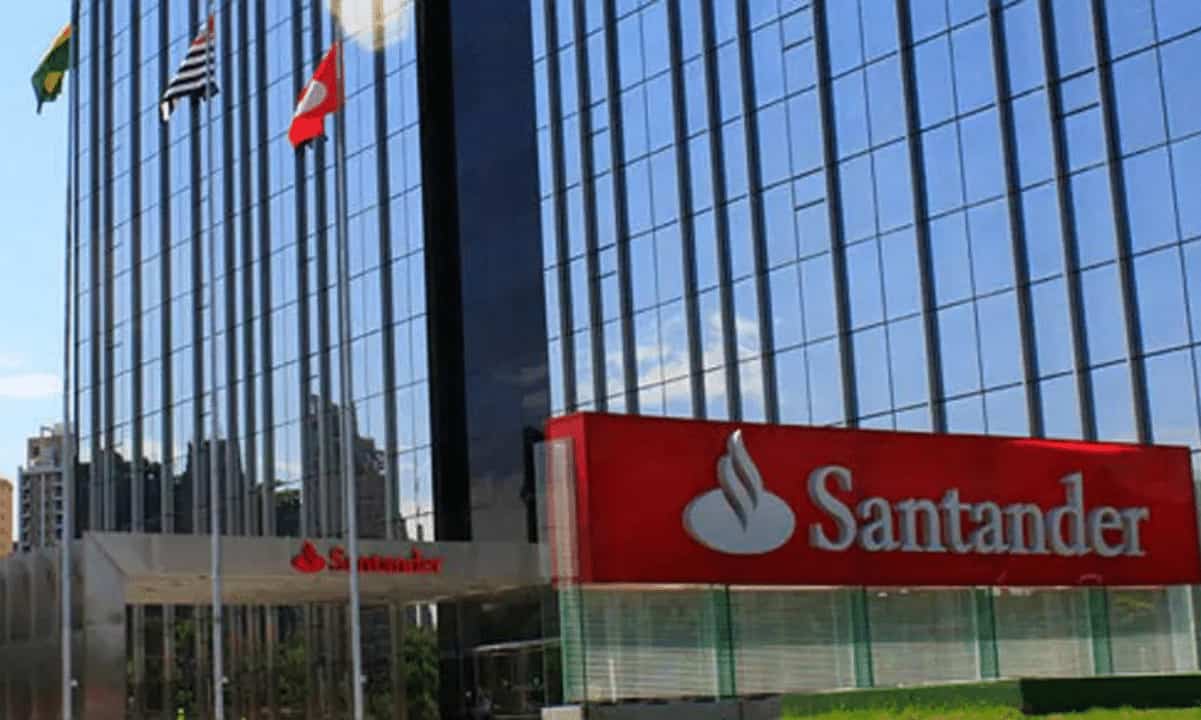 Change-of-heart:-santander-launches-btc,-eth-services-to-high-net-worth-clients-(report)