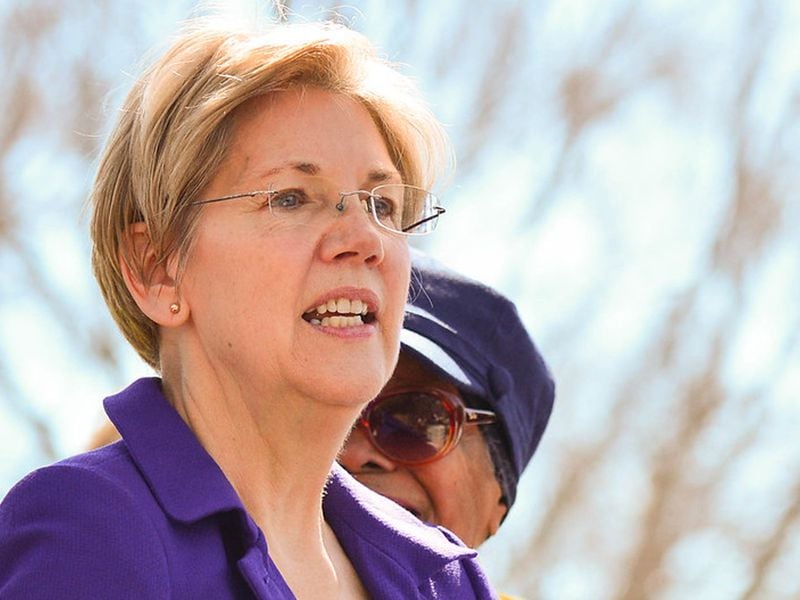 Elizabeth-warren-pushes-back-at-blockchain-lobbying-efforts