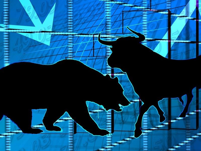 Crypto-linked-stocks-rise-with-bitcoin-as-analyst-says-‘not-the-time-to-turn-bearish’