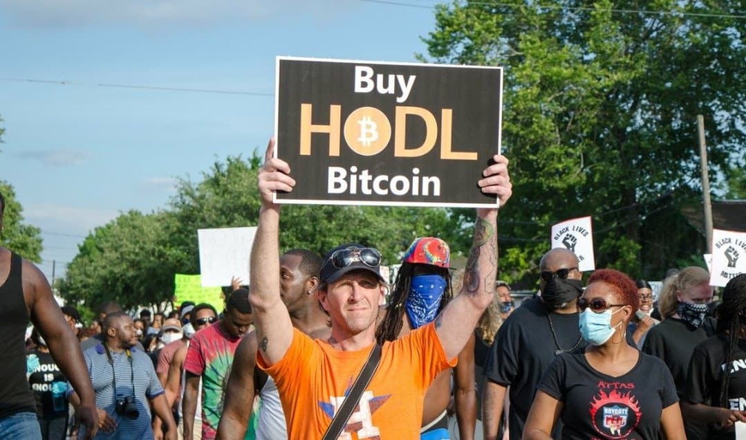Bitcoin-hodlers-are-finally-starting-to-take-profit:-glassnode