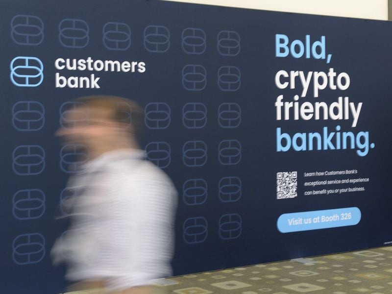 Customers-bank-said-to-debank-some-digital-asset-hedge-funds