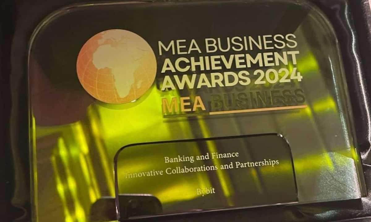 Bybit-wins-innovative-collaborations-award-at-mena-business-awards-2024