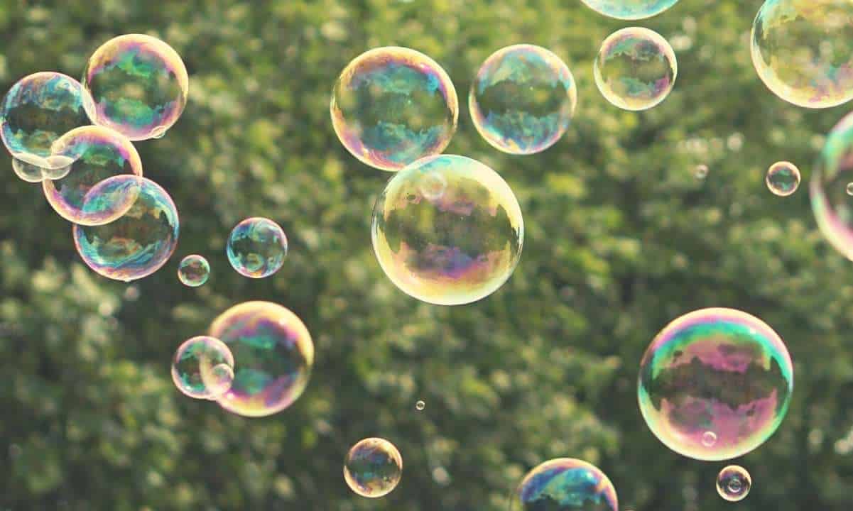 Crypto-analyst-compares-2024-to-1995,-forecasts-bitcoin-bubble-on-the-horizon