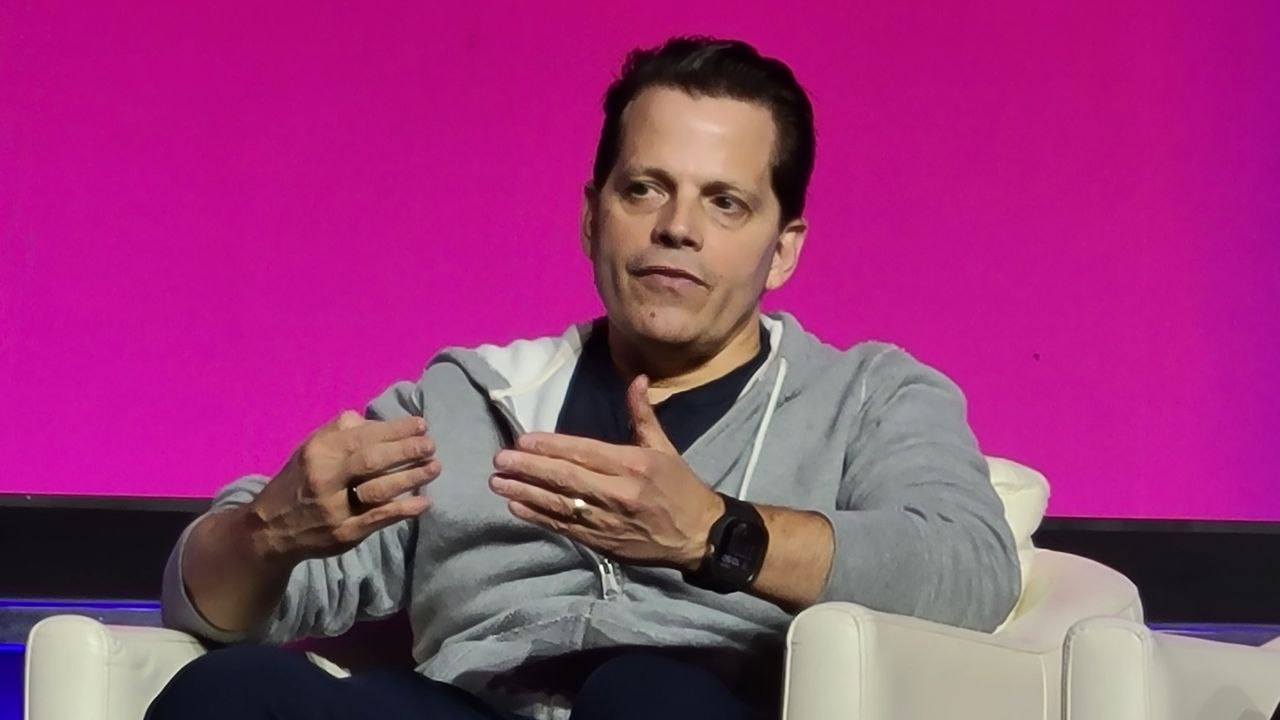 Scaramucci-slams-claims-of-harris’s-anti-crypto-bias,-critiques-trump’s-transactional-approach