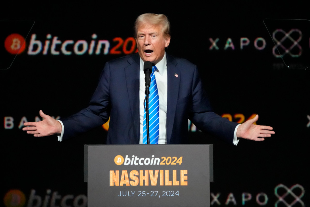 Donald-trump-pledges-strategic-bitcoin-reserve-at-bitcoin-conference-in-nashville