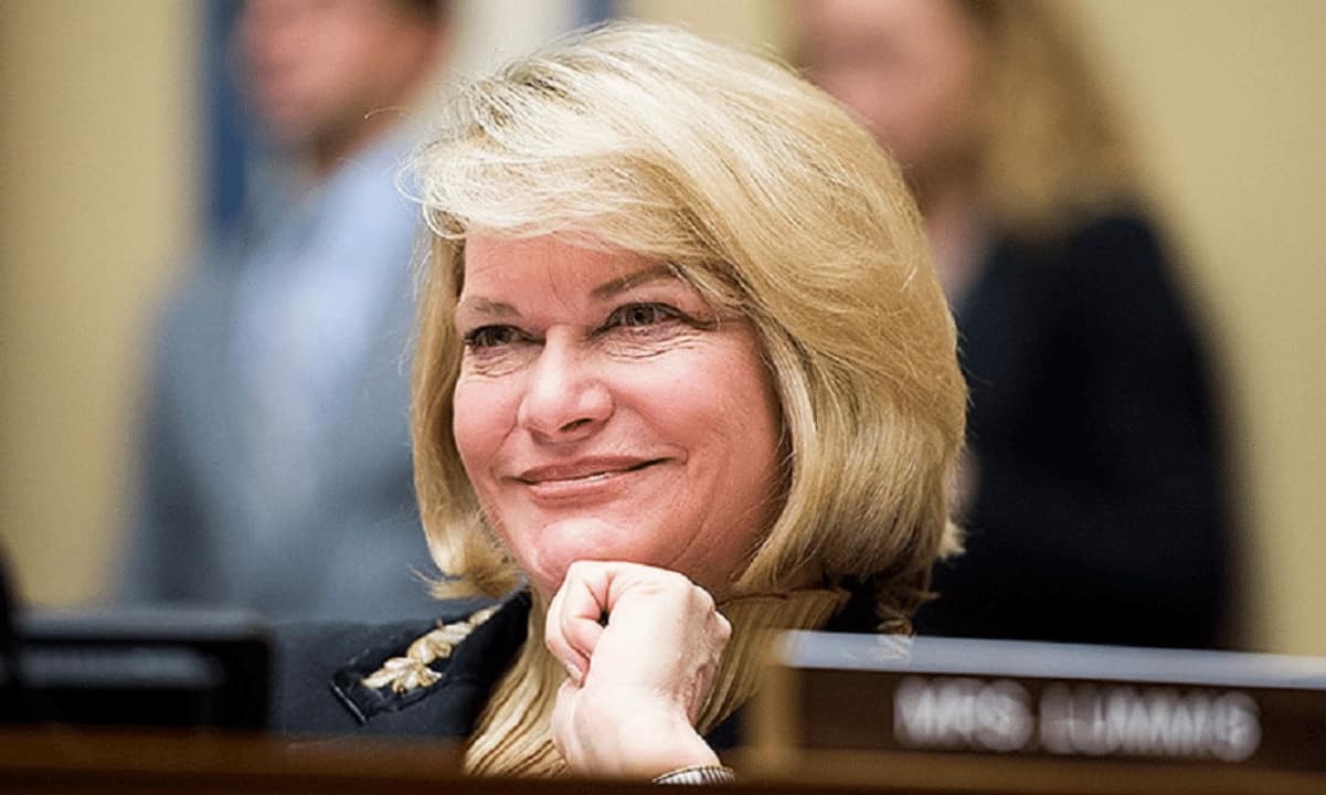 1,000,000-btc:-senator-lummis-re-introduces-bitcoin-bill